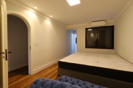 Casa à venda com 500m², 4 quartos e 4 vagasSuíte 2