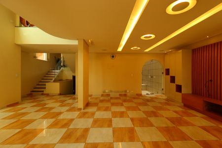 Casa à venda com 500m², 4 quartos e 4 vagasSala