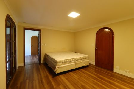 Casa à venda com 500m², 4 quartos e 4 vagasSuíte 1