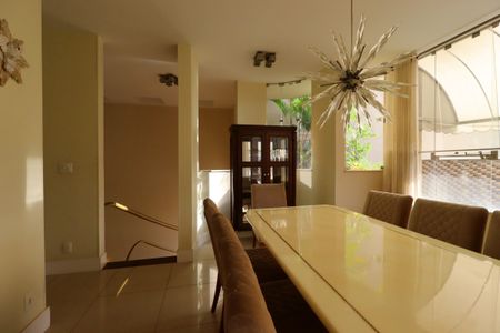Casa à venda com 500m², 4 quartos e 4 vagasSala de Jantar