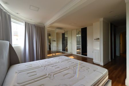 Casa à venda com 500m², 4 quartos e 4 vagasSuíte Master