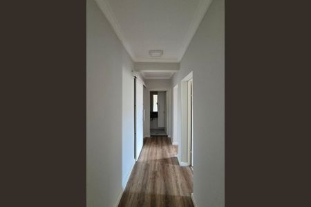 Corredor  de apartamento para alugar com 3 quartos, 94m² em Jardim do Trevo, Campinas