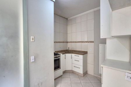 Apartamento à venda com 94m², 3 quartos e 2 vagas Apartamento à venda com 94m², 3 quartos e 2 vagasCozinha