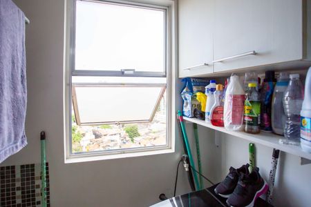 Apartamento à venda com 60m², 2 quartos e 1 vagaÁrea de Serviço