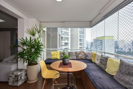 Apartamento à venda com 79m², 2 quartos e 2 vagasVaranda