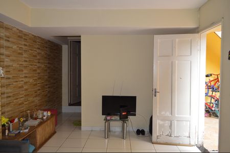 Casa à venda com 60m², 1 quarto e sem vagaSala