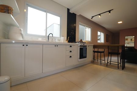 Apartamento para alugar com 105m², 2 quartos e 2 vagasCozinha