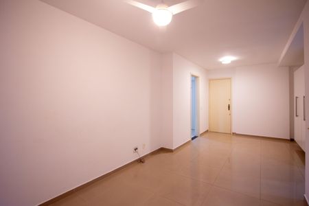 Apartamento à venda com 80m², 2 quartos e 1 vagaSala