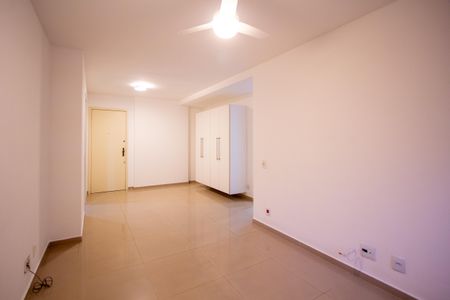 Apartamento à venda com 80m², 2 quartos e 1 vagaSala