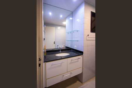 Apartamento à venda com 80m², 2 quartos e 1 vagaBanheiro da Suíte