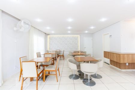 Apartamento à venda com 47m², 2 quartos e 1 vaga Apartamento à venda com 47m², 2 quartos e 1 vagaÁrea comum - Salão de festas