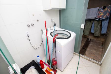 Casa à venda com 320m², 4 quartos e 2 vagas Casa à venda com 320m², 4 quartos e 2 vagasÁrea de Serviço