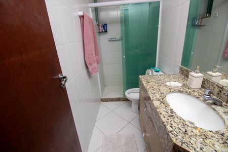 Casa à venda com 320m², 4 quartos e 2 vagas Casa à venda com 320m², 4 quartos e 2 vagasBanheiro quarto 3