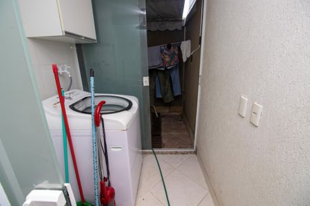 Casa à venda com 320m², 4 quartos e 2 vagas Casa à venda com 320m², 4 quartos e 2 vagasÁrea de Serviço