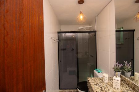 Casa à venda com 320m², 4 quartos e 2 vagas Casa à venda com 320m², 4 quartos e 2 vagasBanheiro quarto 1