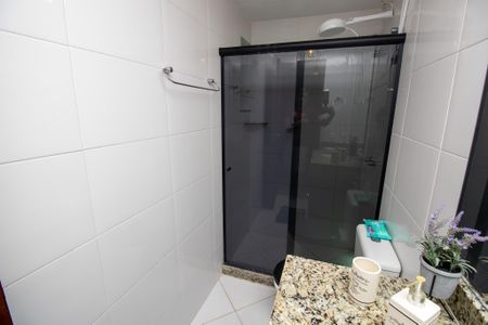 Casa à venda com 320m², 4 quartos e 2 vagas Casa à venda com 320m², 4 quartos e 2 vagasBanheiro quarto 1