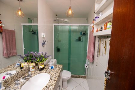 Casa à venda com 320m², 4 quartos e 2 vagas Casa à venda com 320m², 4 quartos e 2 vagasBanheiro quarto 2