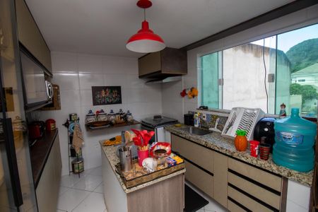 Casa à venda com 320m², 4 quartos e 2 vagas Casa à venda com 320m², 4 quartos e 2 vagasCozinha