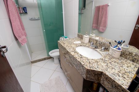 Casa à venda com 320m², 4 quartos e 2 vagas Casa à venda com 320m², 4 quartos e 2 vagasBanheiro quarto 3