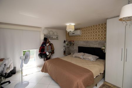 Casa à venda com 320m², 4 quartos e 2 vagas Casa à venda com 320m², 4 quartos e 2 vagasQuarto 2