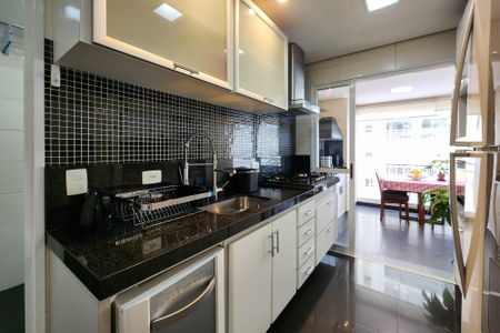 Apartamento à venda com 144m², 3 quartos e 3 vagas Apartamento à venda com 144m², 3 quartos e 3 vagasCozinha