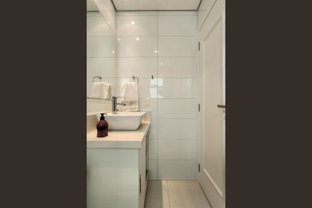 Apartamento à venda com 144m², 3 quartos e 3 vagas Apartamento à venda com 144m², 3 quartos e 3 vagasBanheiro da Suíte 1