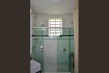 Casa à venda com 200m², 5 quartos e 6 vagasBanheiro 3