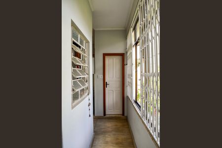 Casa à venda com 200m², 5 quartos e 6 vagasCorredor