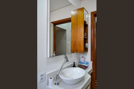 Casa à venda com 200m², 5 quartos e 6 vagasBanheiro 2