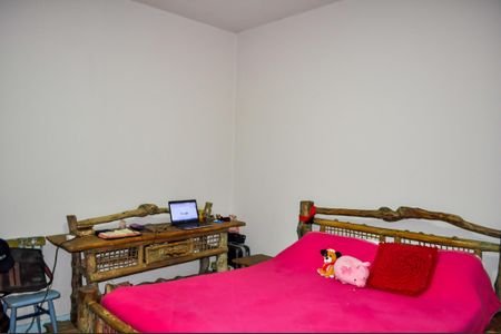 Casa à venda com 200m², 5 quartos e 6 vagasQuarto 4