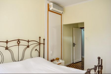 Casa à venda com 200m², 5 quartos e 6 vagasQuarto