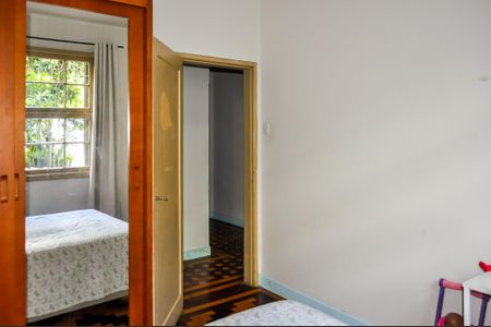 Casa à venda com 200m², 5 quartos e 6 vagasQuarto 5