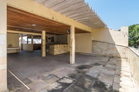 Casa à venda com 300m², 5 quartos e 3 vagasCasa frente - Terraço