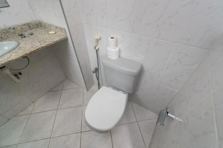 Casa à venda com 300m², 5 quartos e 3 vagasCasa fundos - Banheiro Social