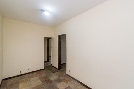Casa à venda com 300m², 5 quartos e 3 vagasCasa fundos - Sala