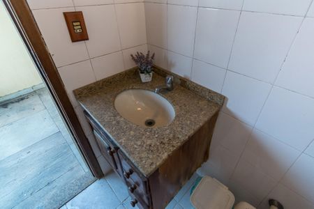 Casa à venda com 300m², 5 quartos e 3 vagasCasa frente - Banheiro do Terraço