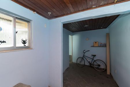 Casa à venda com 300m², 5 quartos e 3 vagasCasa fundos - Quarto de serviço