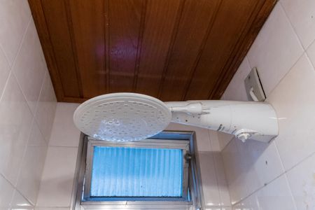 Casa à venda com 300m², 5 quartos e 3 vagasCasa frente - Banheiro de serviço