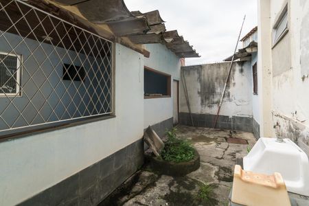 Casa à venda com 300m², 5 quartos e 3 vagasCasa fundos - Varanda