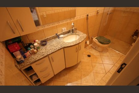 Casa à venda com 180m², 3 quartos e 3 vagasBanheiro /Quarto 2