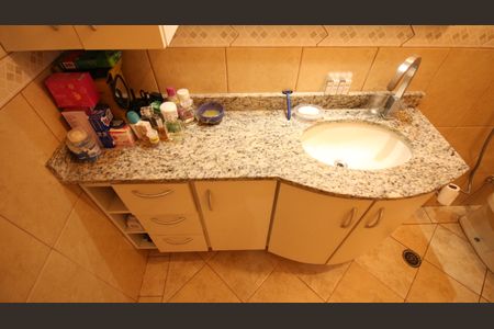 Casa à venda com 180m², 3 quartos e 3 vagasBanheiro /Quarto 2