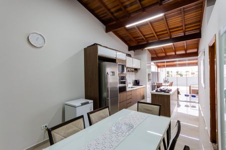 Apartamento à venda com 139m², 2 quartos e 2 vagas Apartamento à venda com 139m², 2 quartos e 2 vagasEspaço Gourmet