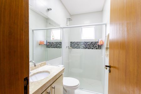 Apartamento à venda com 139m², 2 quartos e 2 vagas Apartamento à venda com 139m², 2 quartos e 2 vagasBanheiro da Suíte