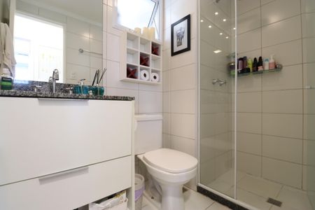 Apartamento à venda com 77m², 2 quartos e 2 vagasBanheiro Social