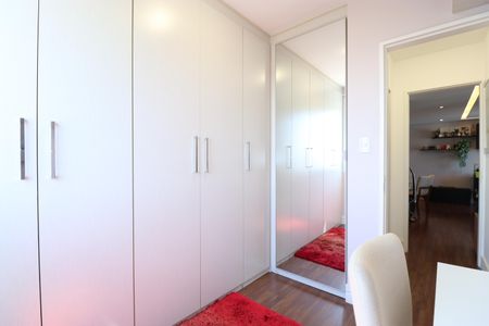 Apartamento à venda com 77m², 2 quartos e 2 vagasQuarto