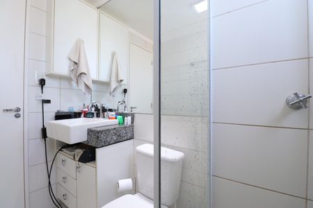 Apartamento à venda com 77m², 2 quartos e 2 vagasBanheiro da Suíte