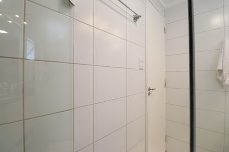 Apartamento à venda com 77m², 2 quartos e 2 vagasBanheiro Social
