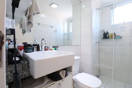 Apartamento à venda com 77m², 2 quartos e 2 vagasBanheiro da Suíte