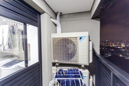 Apartamento à venda com 161m², 3 quartos e 3 vagas Apartamento à venda com 161m², 3 quartos e 3 vagasVaranda de Serviço