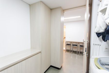 Apartamento à venda com 161m², 3 quartos e 3 vagas Apartamento à venda com 161m², 3 quartos e 3 vagasÁrea de Serviço